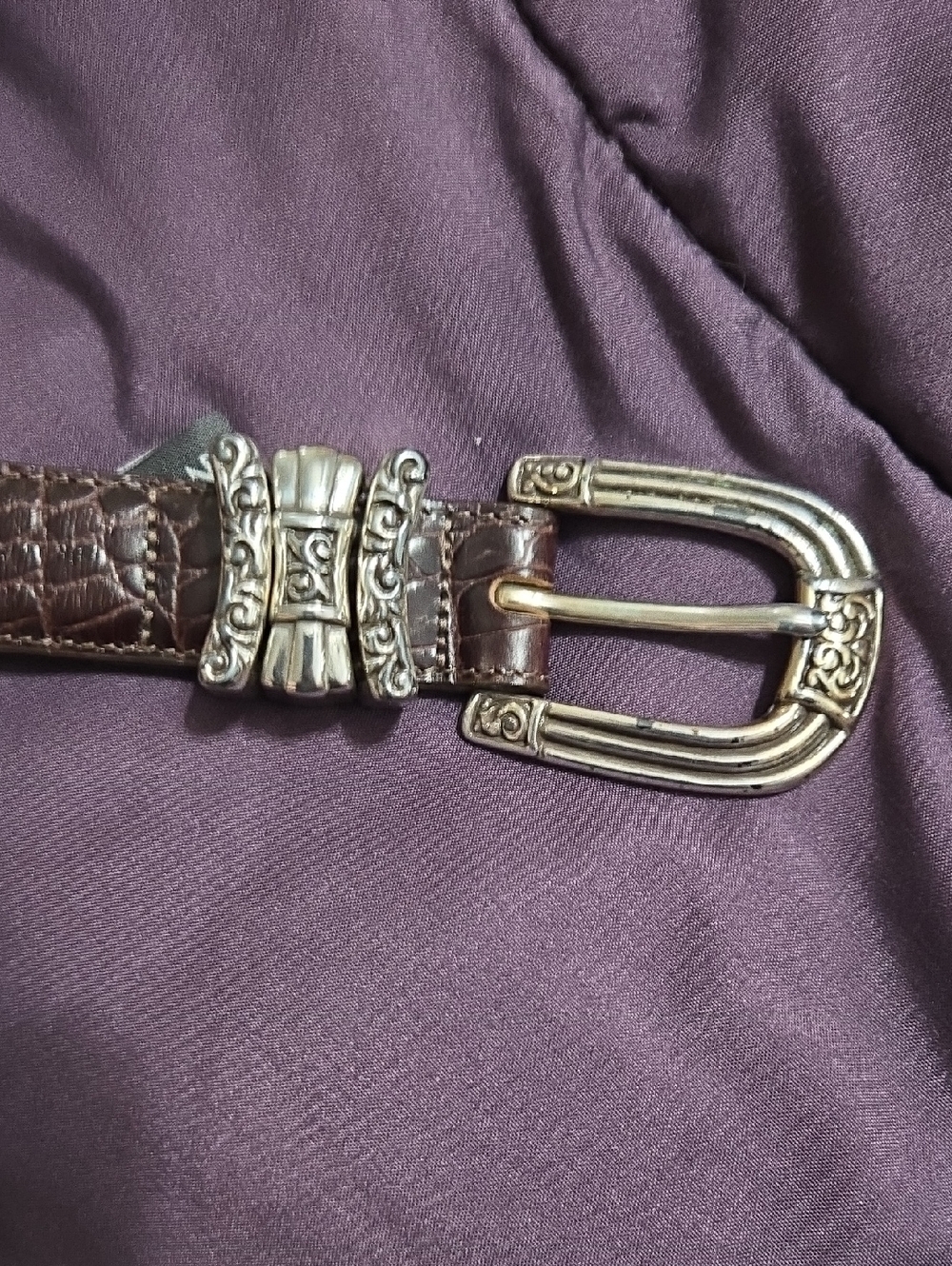 Brighton Dark Brown Croc-Embossed Leather Belt with Black Logo Tag Size Medium - Picture 2 of 5